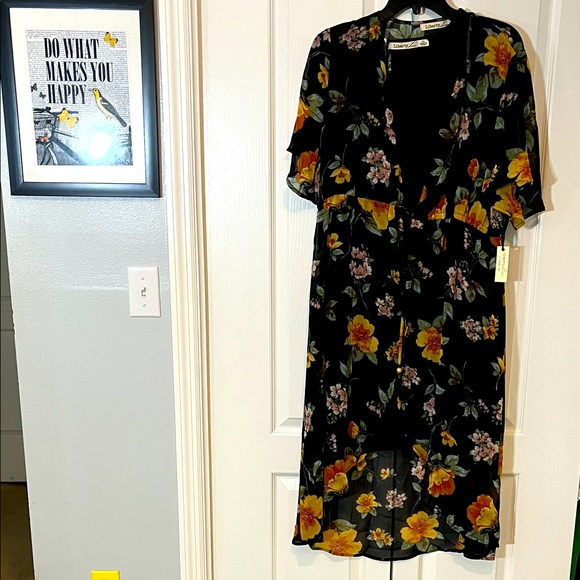 Liberty Love Dresses & Skirts - NWT Liberty Love 2-Piece Black Dress & Floral Kimono Coverup Size XL